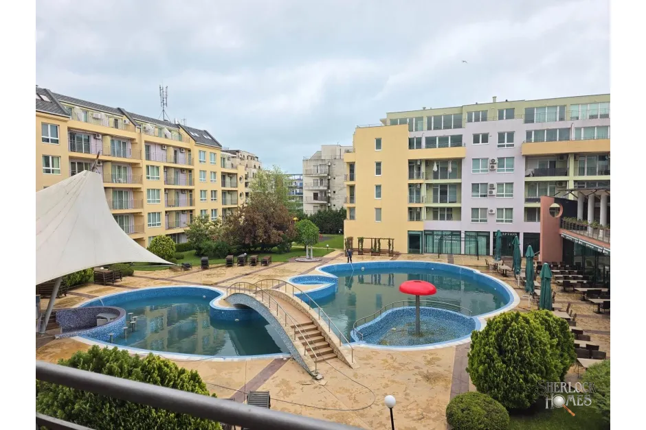 pollo-resort